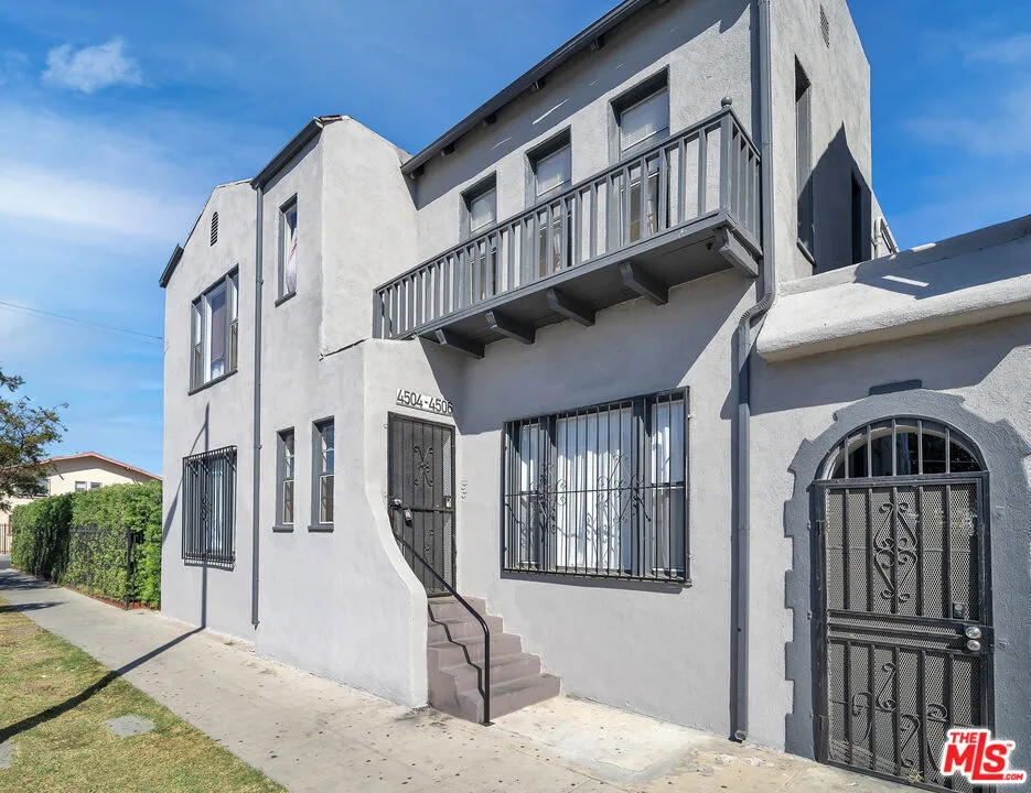 4504 S Hoover Street Los Angeles, CA 90037