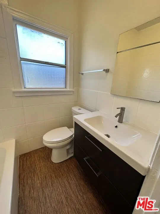 4504 S Hoover Street Los Angeles, CA 90037