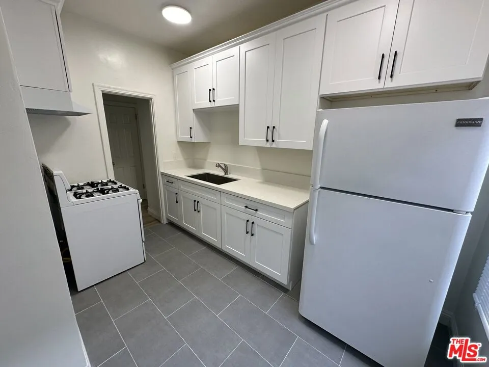 4504 S Hoover Street Los Angeles, CA 90037