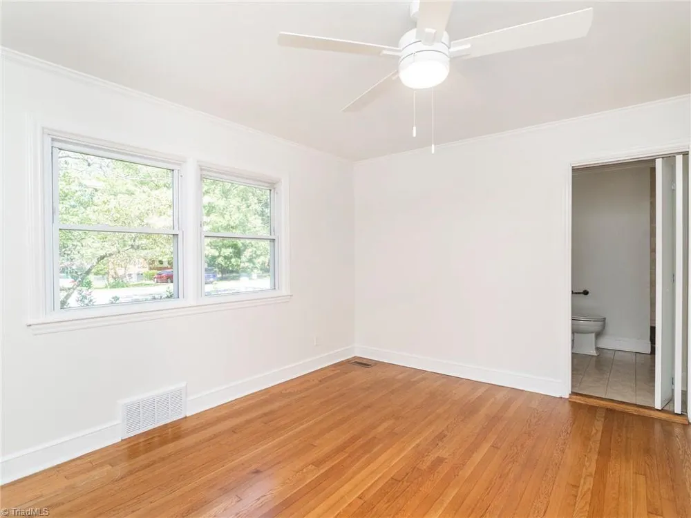1527 Sherwood Drive Burlington, NC 27215