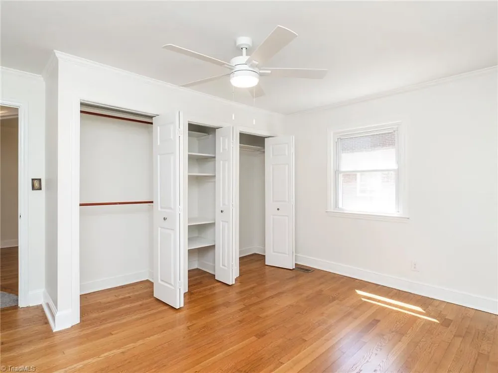 1527 Sherwood Drive Burlington, NC 27215