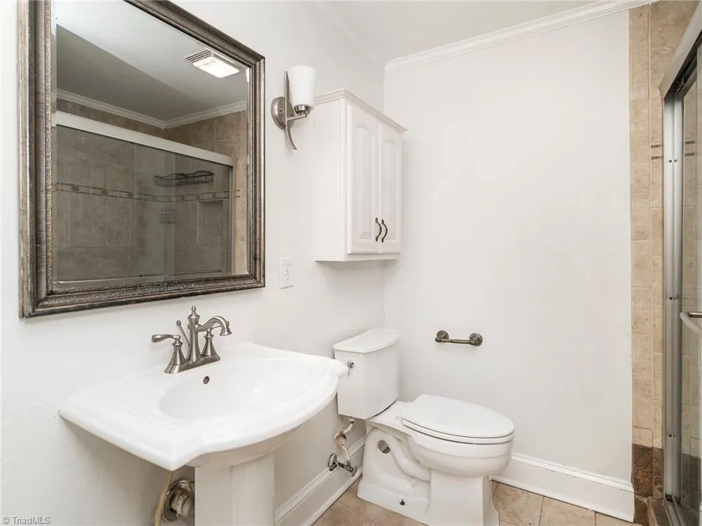 1527 Sherwood Drive Burlington, NC 27215