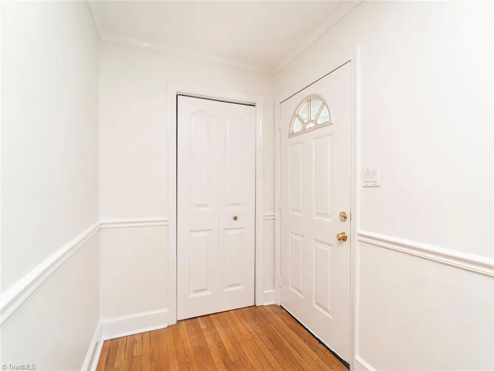 1527 Sherwood Drive Burlington, NC 27215