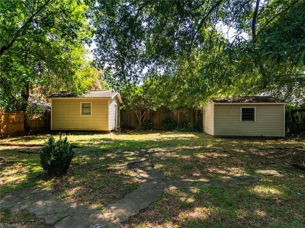 1527 Sherwood Drive Burlington, NC 27215