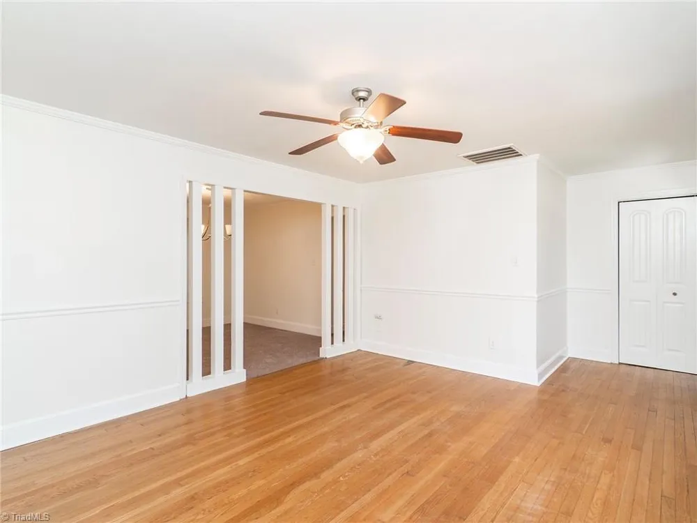 1527 Sherwood Drive Burlington, NC 27215