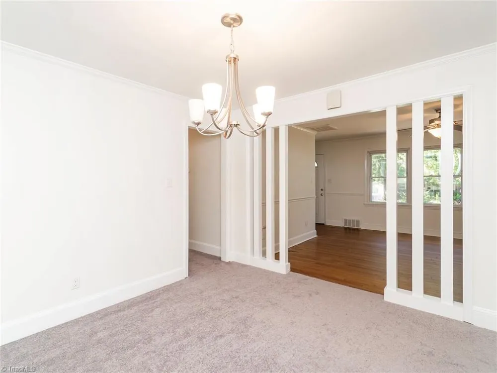 1527 Sherwood Drive Burlington, NC 27215