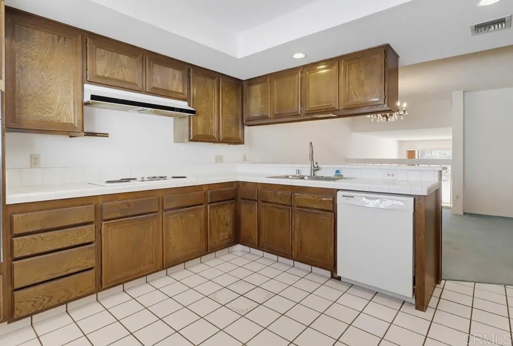6744 Caminito Del Greco San Diego, CA 92120