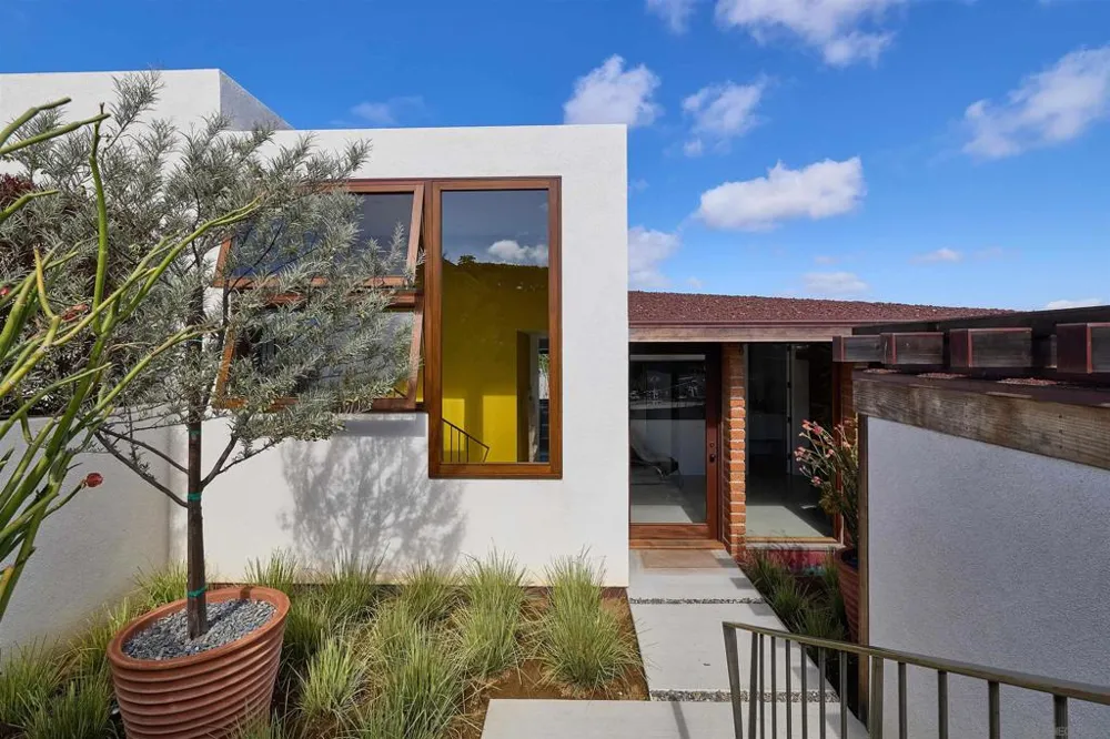 3016 Rogers Street San Diego, CA 92106