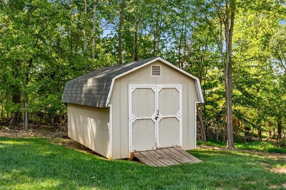 1879 Gumtree Road Asheboro, NC 27205