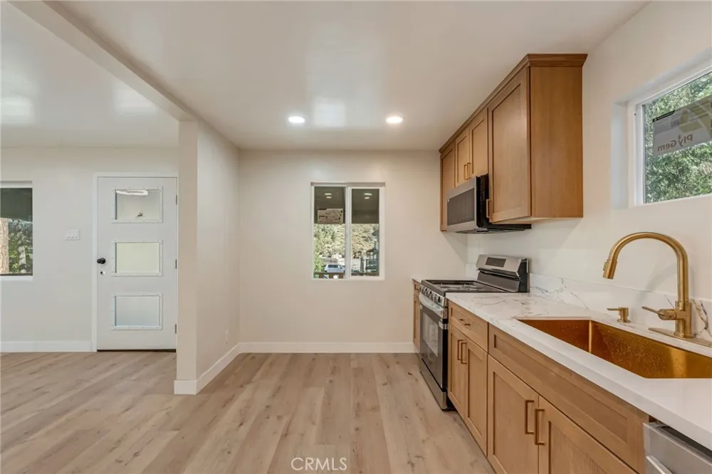 1459 Ross Street Wrightwood, CA 92397