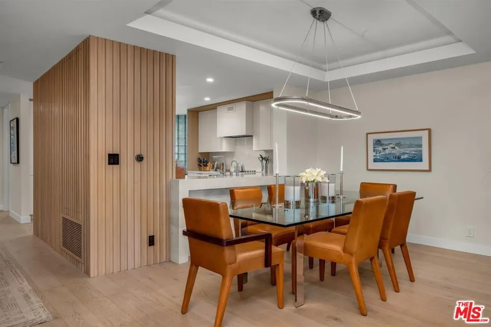 2122 Century Park Lane #402 Los Angeles, CA 90067