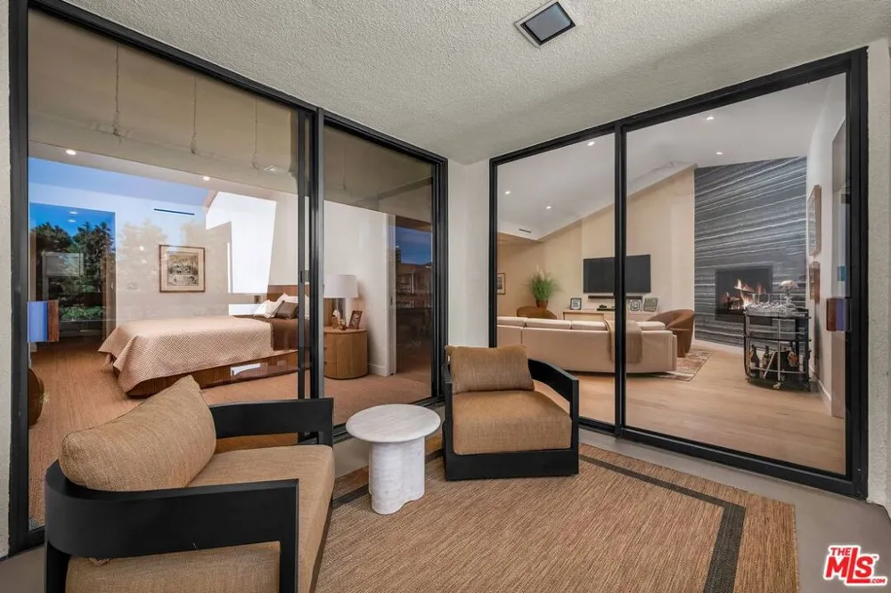 2122 Century Park Lane #402 Los Angeles, CA 90067