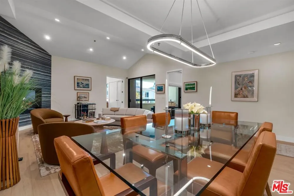 2122 Century Park Lane #402 Los Angeles, CA 90067