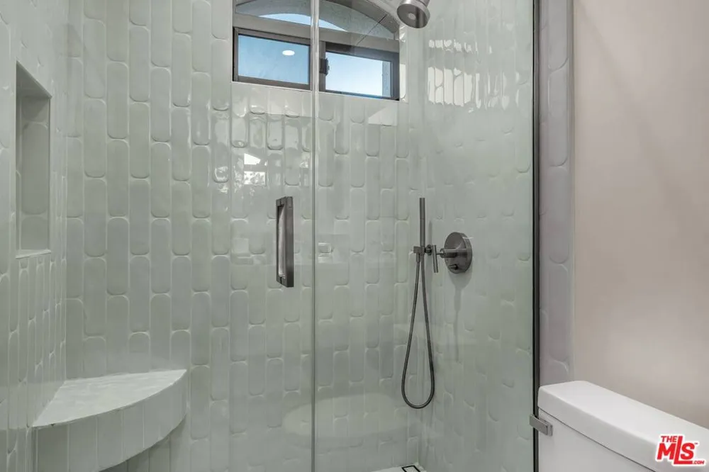 2122 Century Park Lane #402 Los Angeles, CA 90067