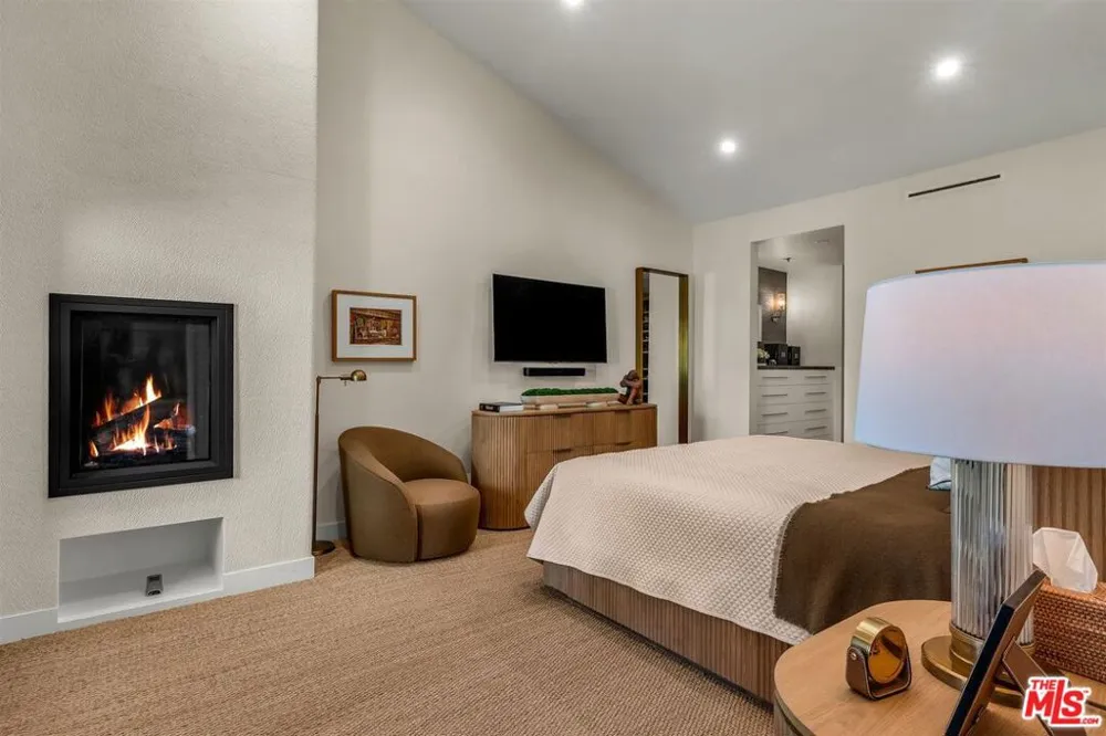 2122 Century Park Lane #402 Los Angeles, CA 90067