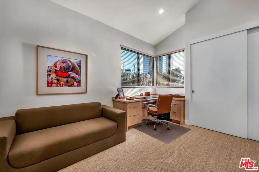 2122 Century Park Lane #402 Los Angeles, CA 90067