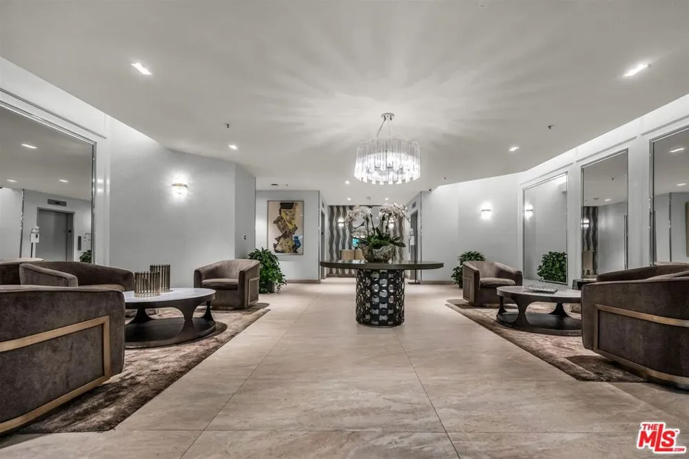 2122 Century Park Lane #402 Los Angeles, CA 90067
