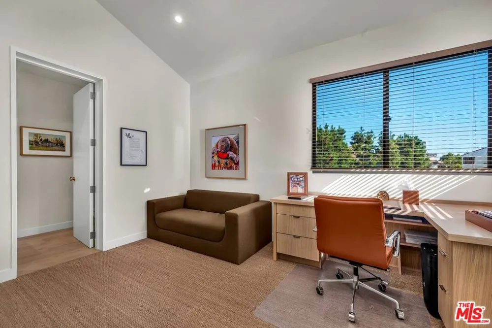 2122 Century Park Lane #402 Los Angeles, CA 90067