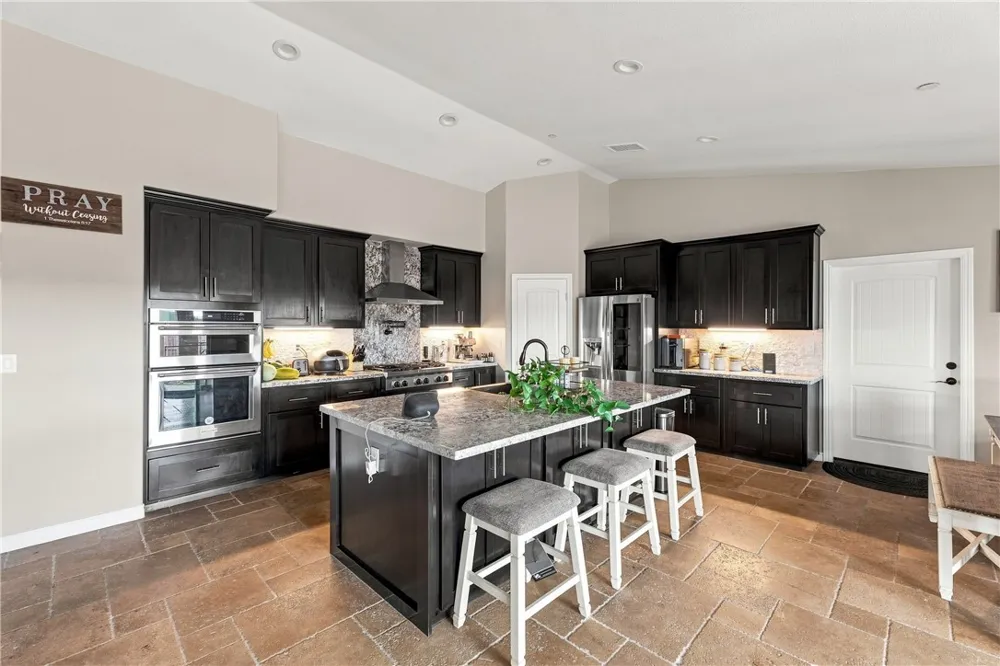 10215 Nielson Oak Hills, CA 92344
