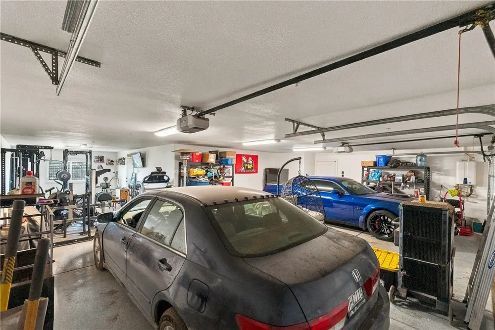 10215 Nielson Oak Hills, CA 92344