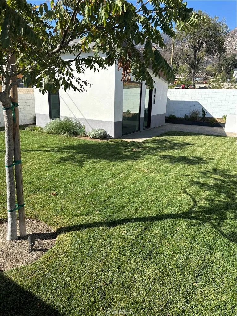 3279 Laurice Avenue Altadena, CA 91001