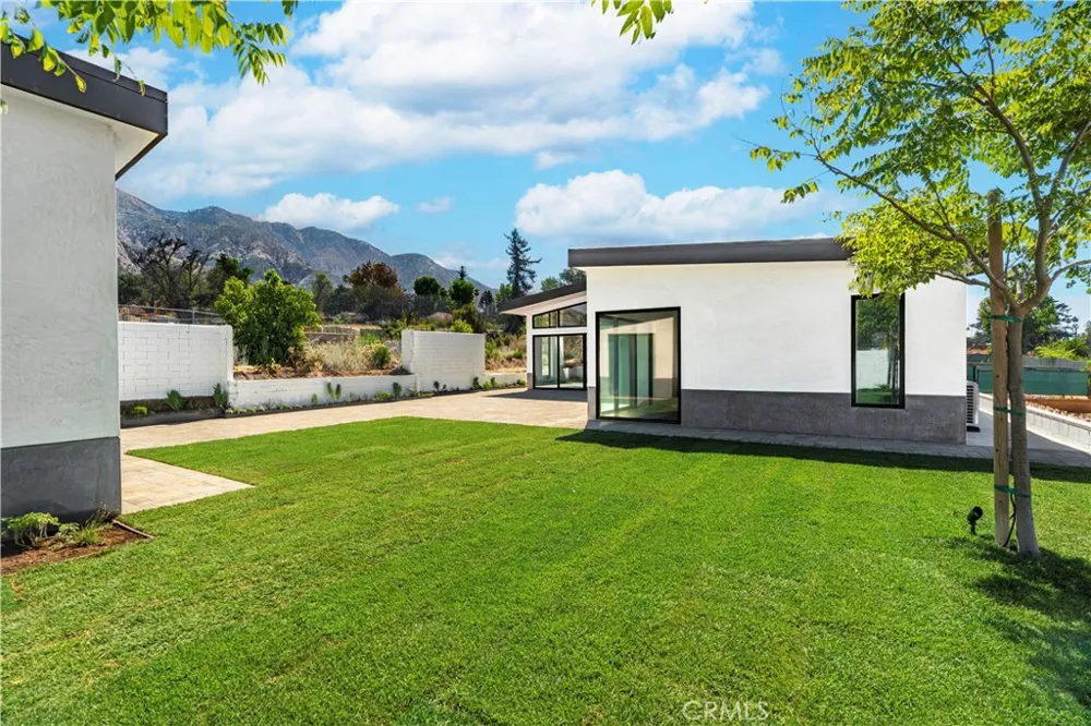 3279 Laurice Avenue Altadena, CA 91001