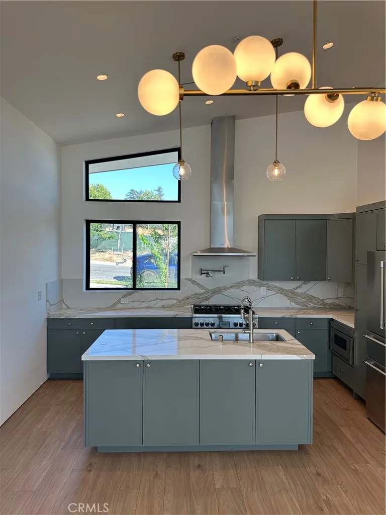 3279 Laurice Avenue Altadena, CA 91001
