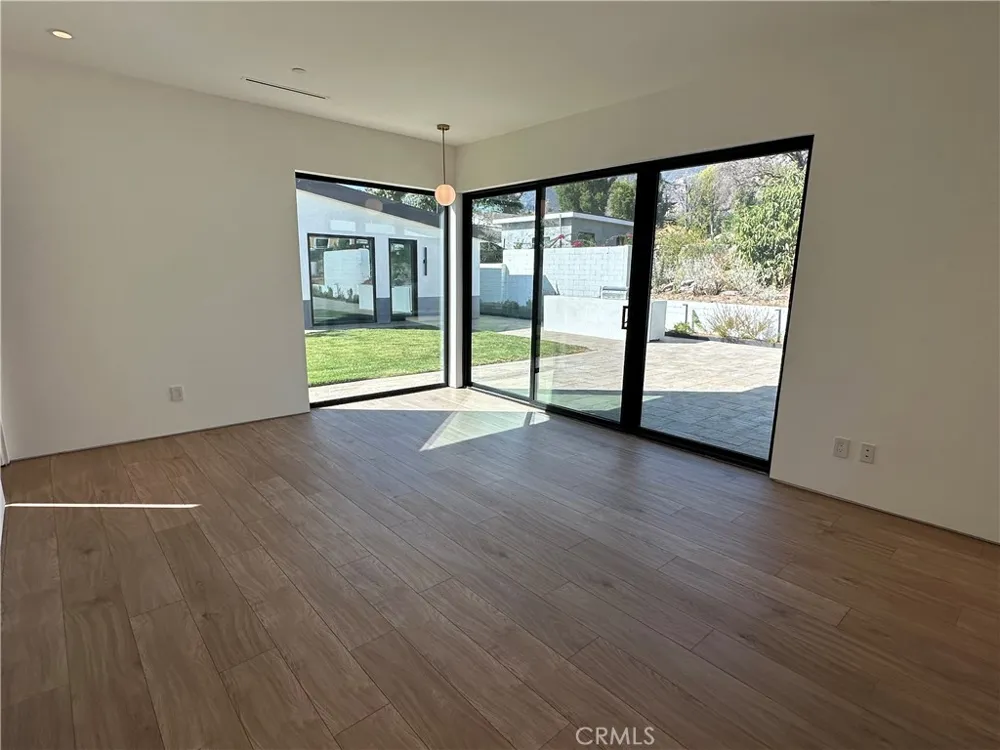 3279 Laurice Avenue Altadena, CA 91001
