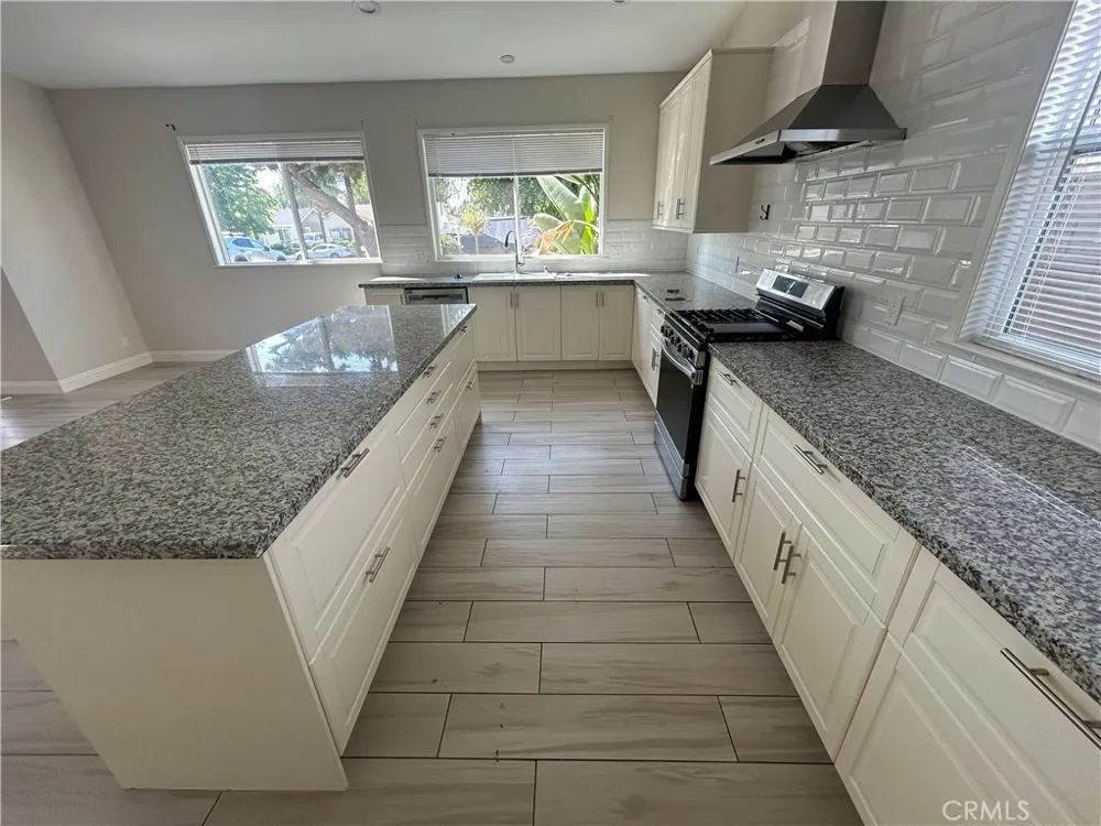 17223 Kingsbury Street Granada Hills, CA 91344
