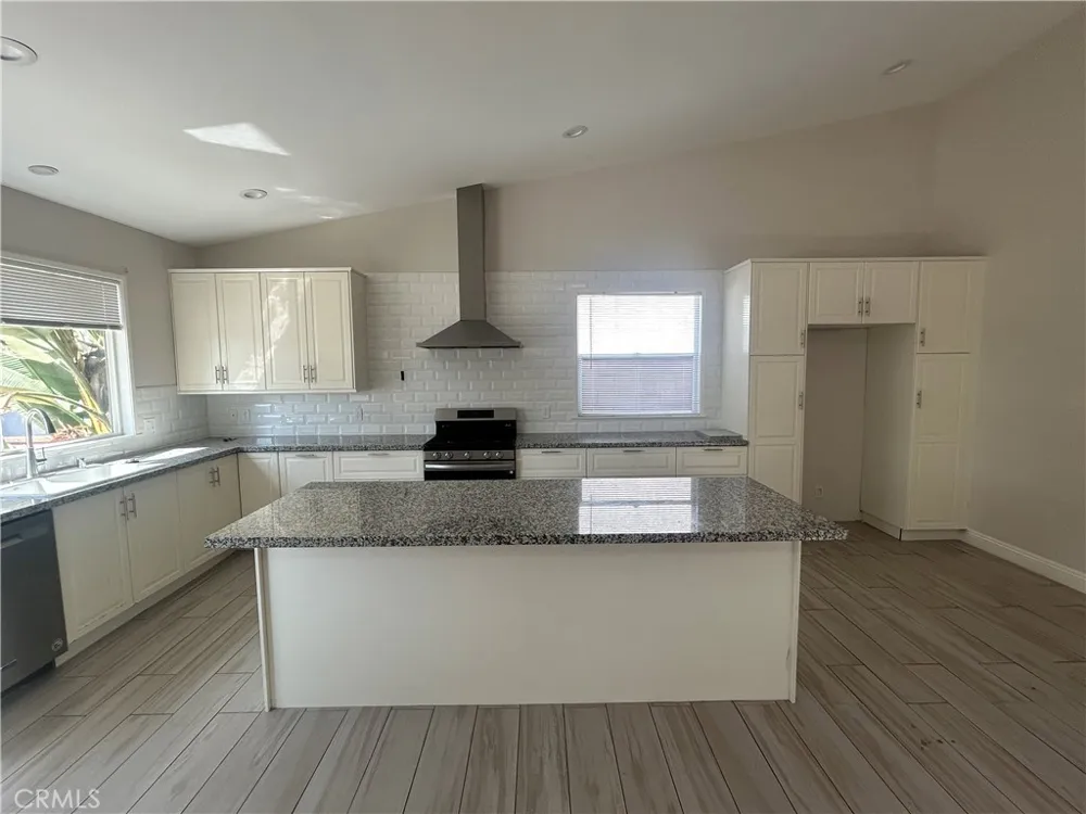 17223 Kingsbury Street Granada Hills, CA 91344