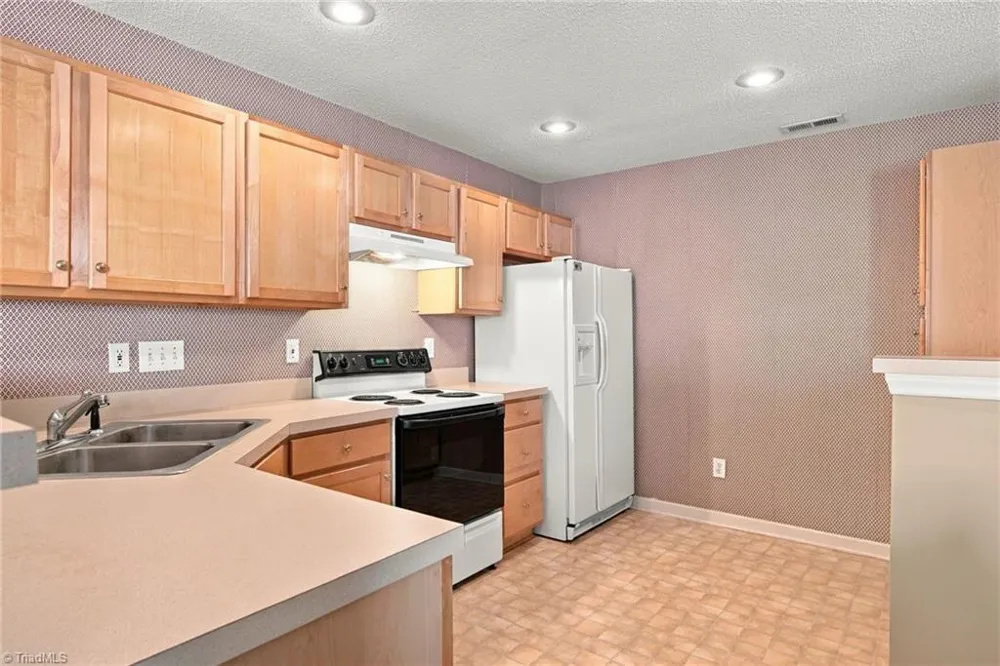 5038 Bartholomews Lane Greensboro, NC 27407