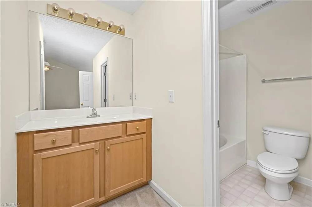 5038 Bartholomews Lane Greensboro, NC 27407