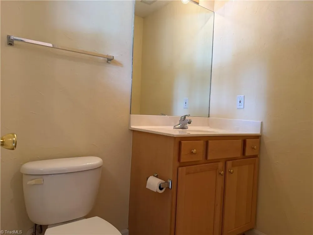 5038 Bartholomews Lane Greensboro, NC 27407