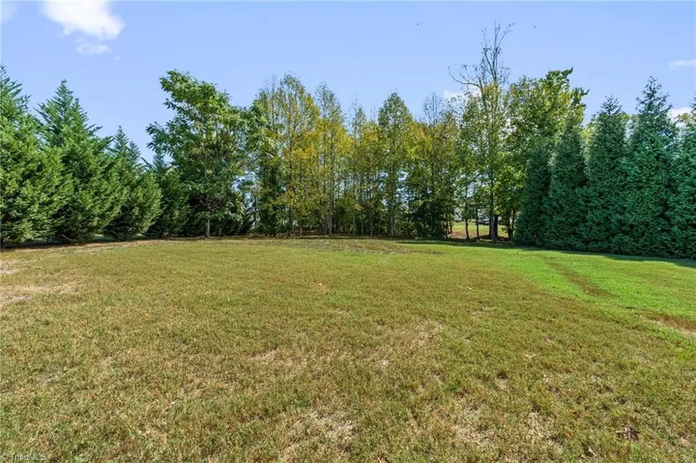 134 Ravensbourne Trace Stokesdale, NC 27357