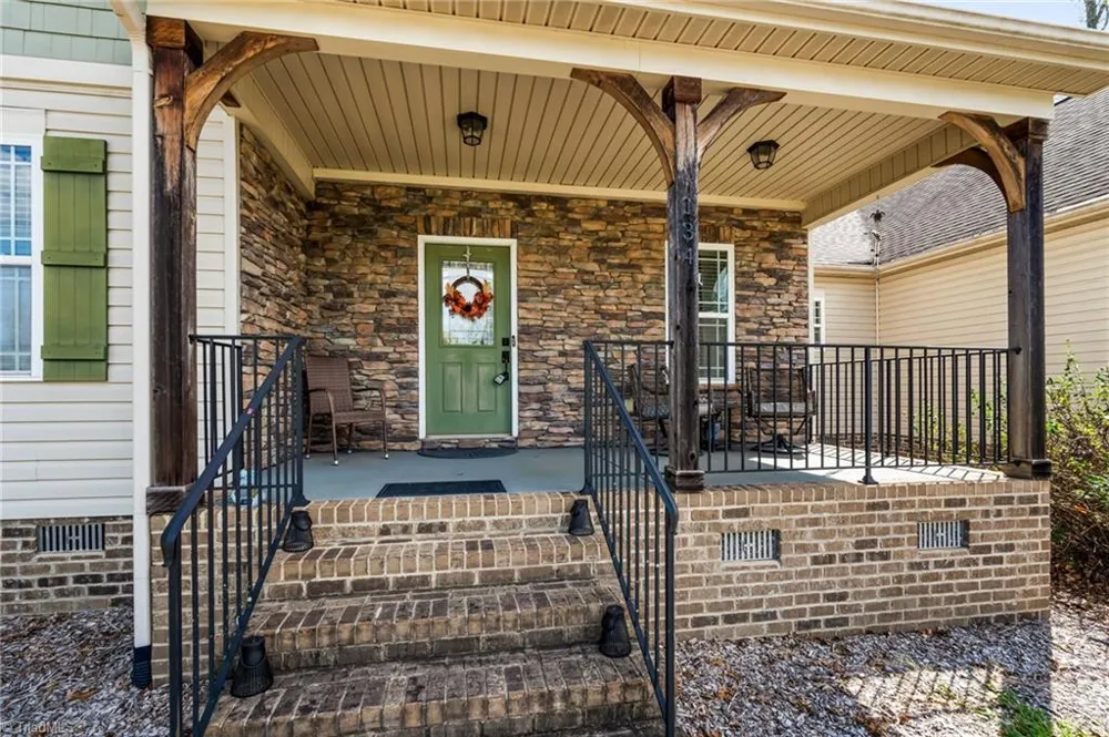 134 Ravensbourne Trace Stokesdale, NC 27357