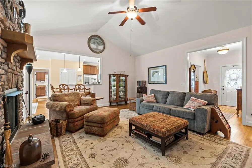 134 Ravensbourne Trace Stokesdale, NC 27357
