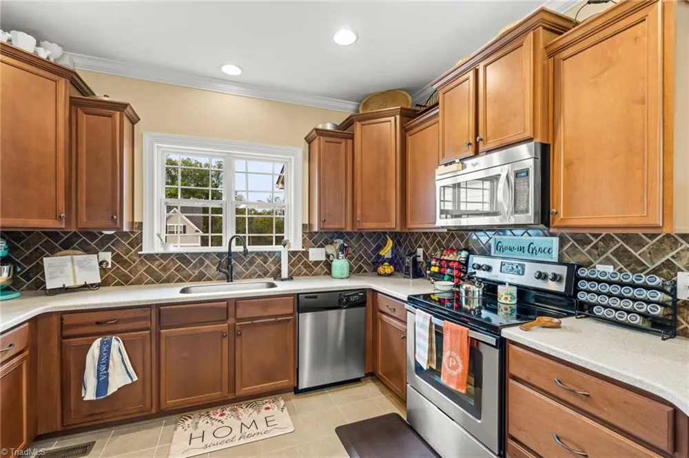 134 Ravensbourne Trace Stokesdale, NC 27357