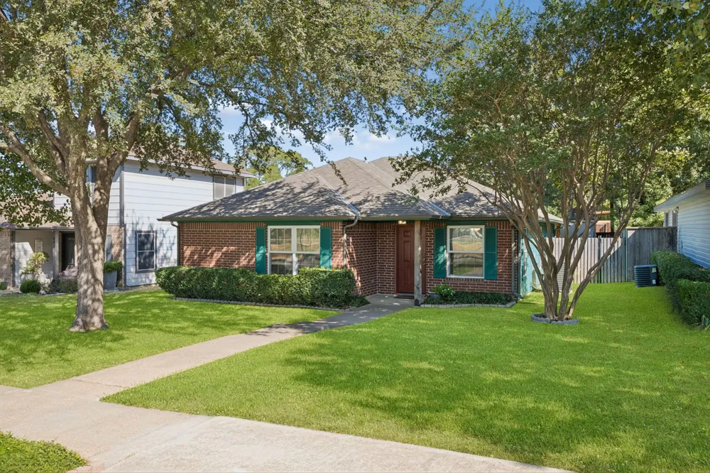 947 E Oakdale Road Irving, TX 75060