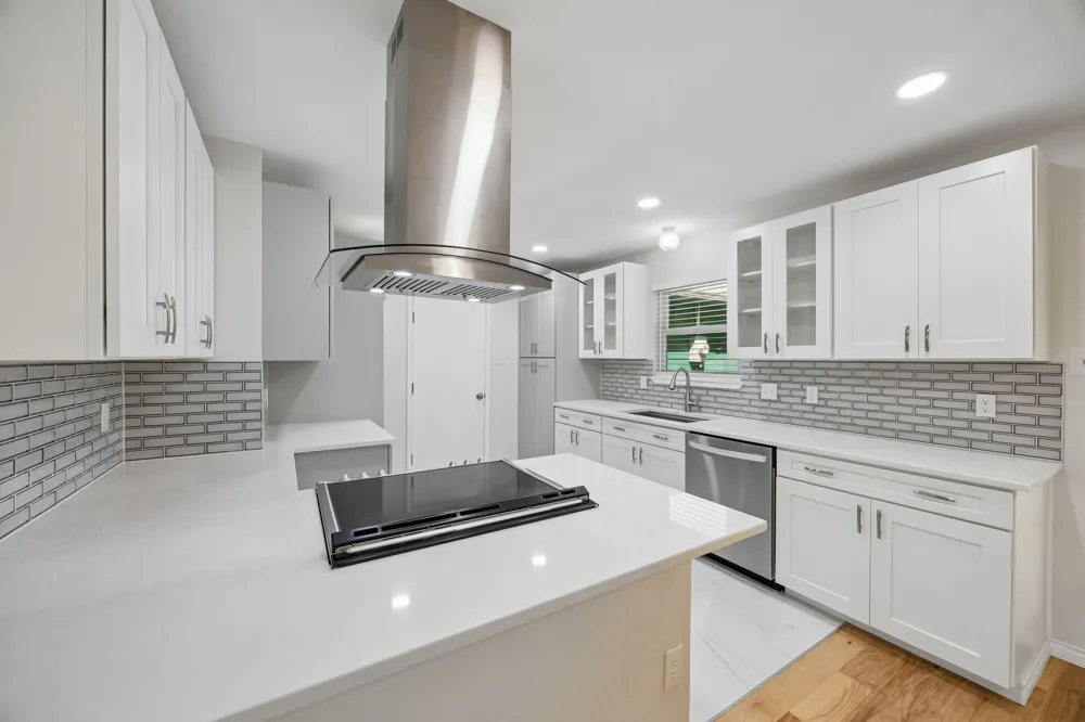 947 E Oakdale Road Irving, TX 75060