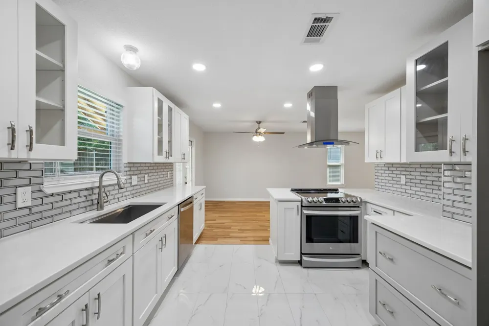 947 E Oakdale Road Irving, TX 75060