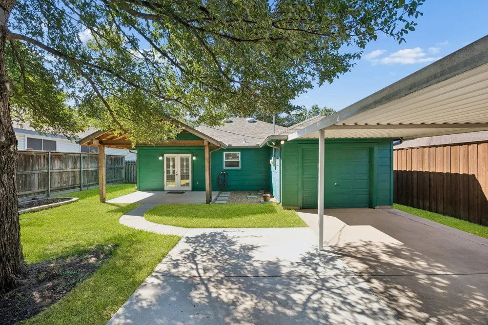 947 E Oakdale Road Irving, TX 75060