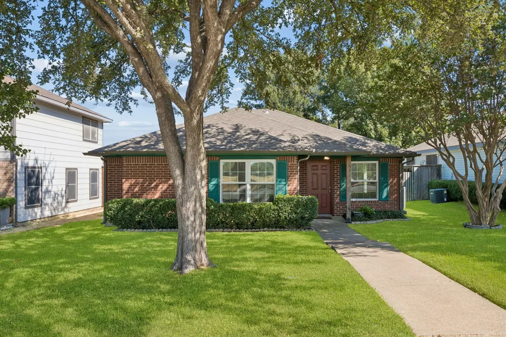 947 E Oakdale Road Irving, TX 75060