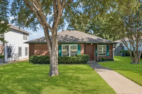 947 E Oakdale Road
