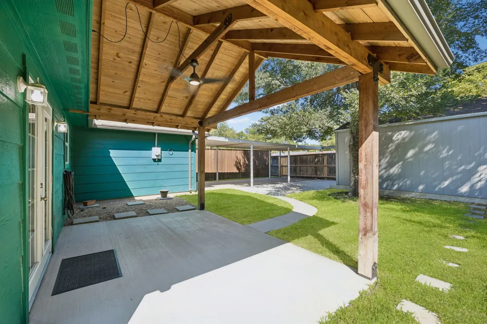 947 E Oakdale Road Irving, TX 75060
