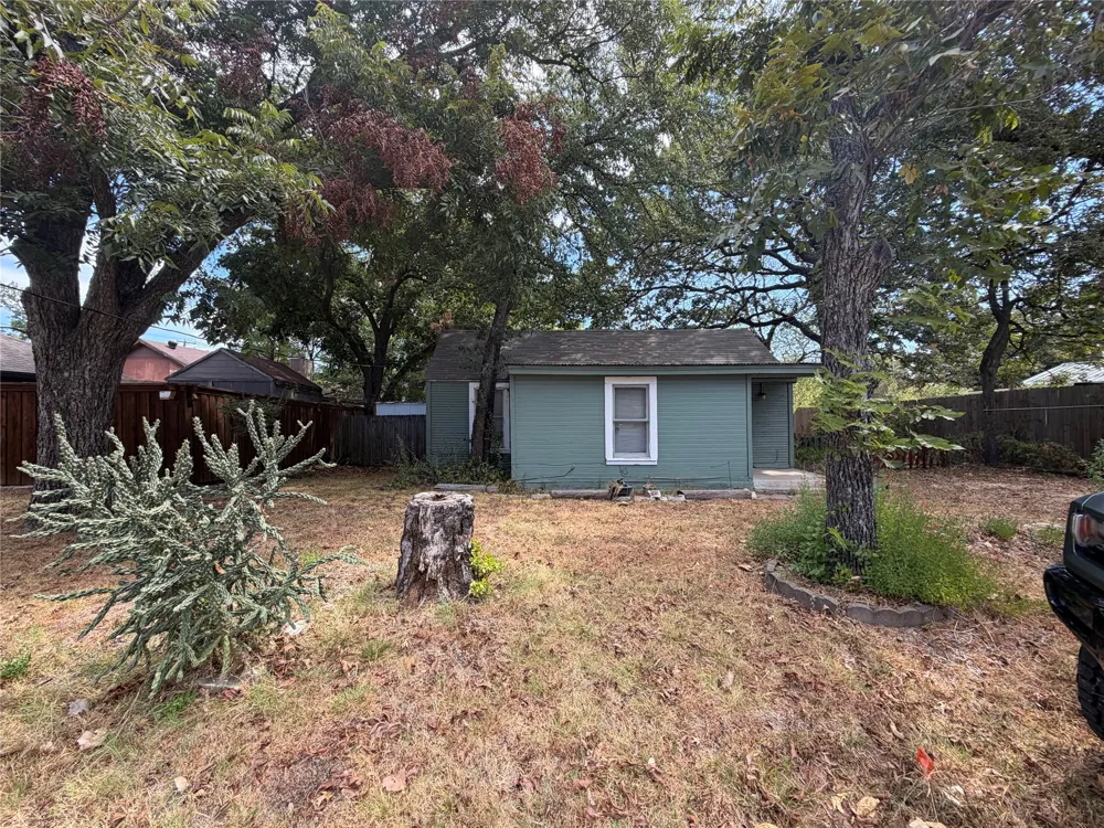 2813 Milam Street Fort Worth, TX 76112