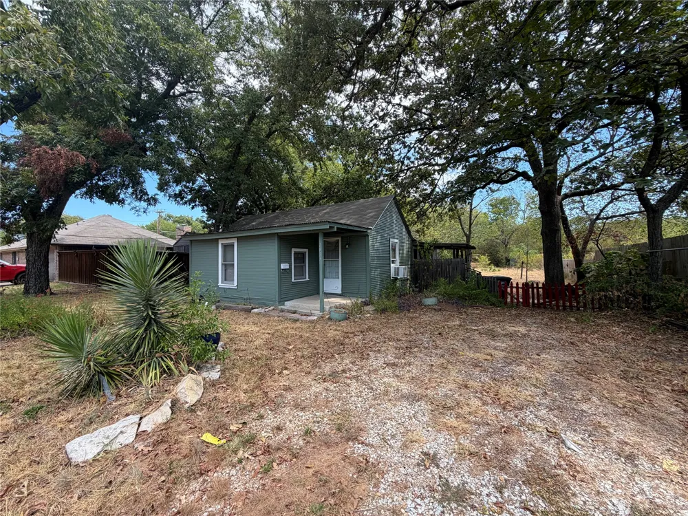 2813 Milam Street Fort Worth, TX 76112