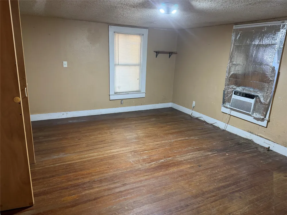 2813 Milam Street Fort Worth, TX 76112