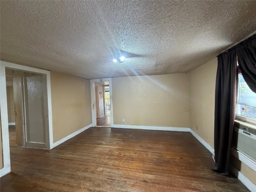 2813 Milam Street Fort Worth, TX 76112