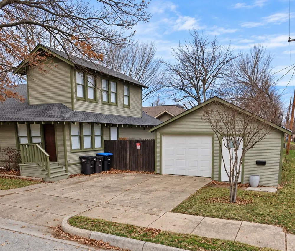 1729 S Adams Street Fort Worth, TX 76110