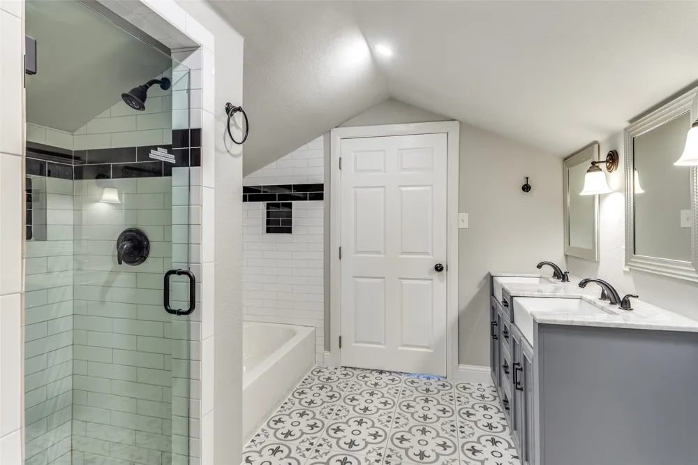1729 S Adams Street Fort Worth, TX 76110